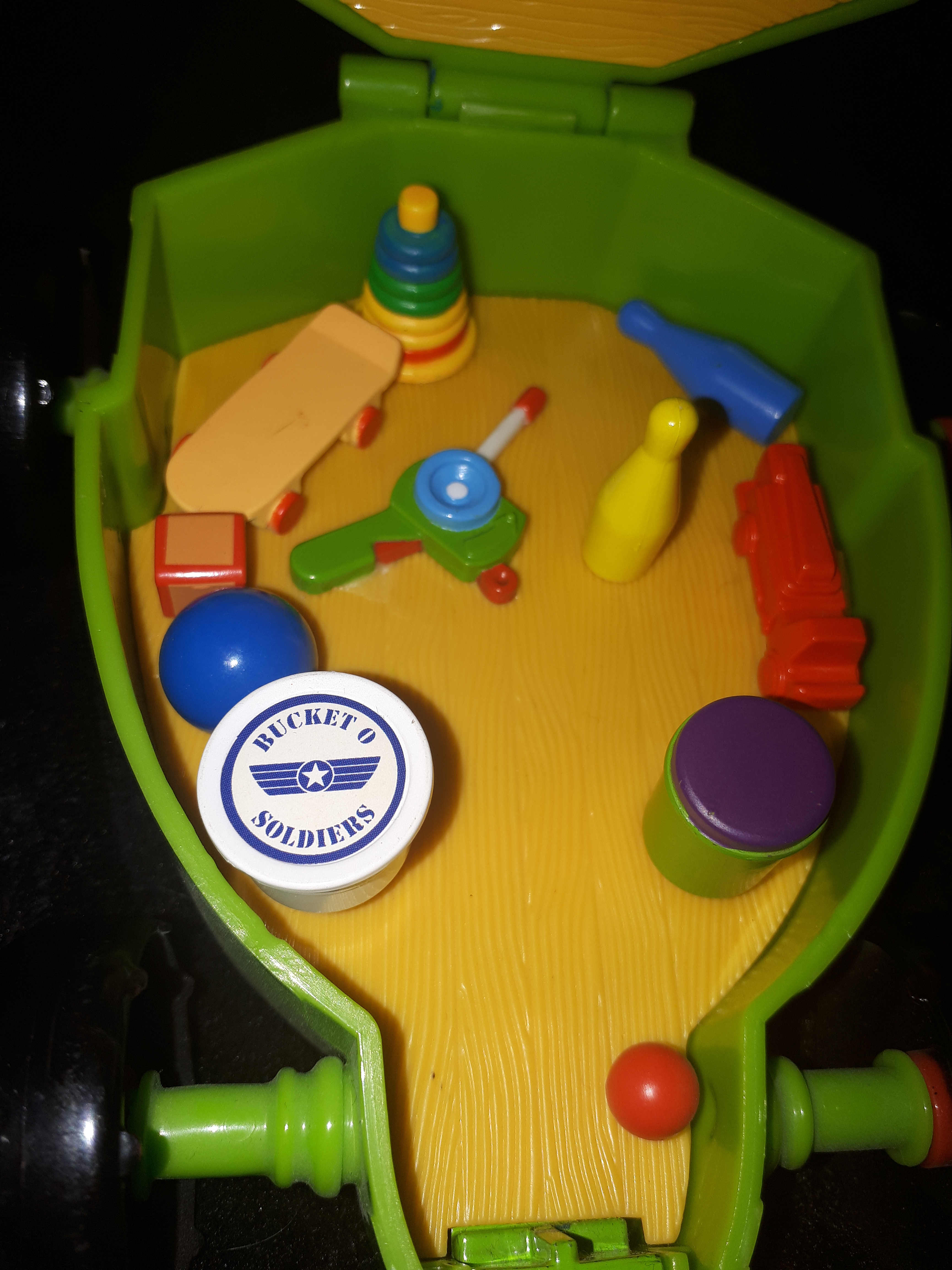 Mattel Toy Story 2 Micro Movers! Andy's Roamin' Room Playset